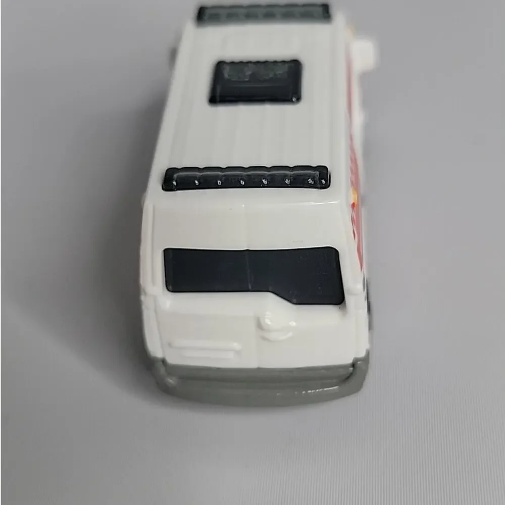Matchbox Renault Master Ambulance Emergency Van White Diecast‎ 2011